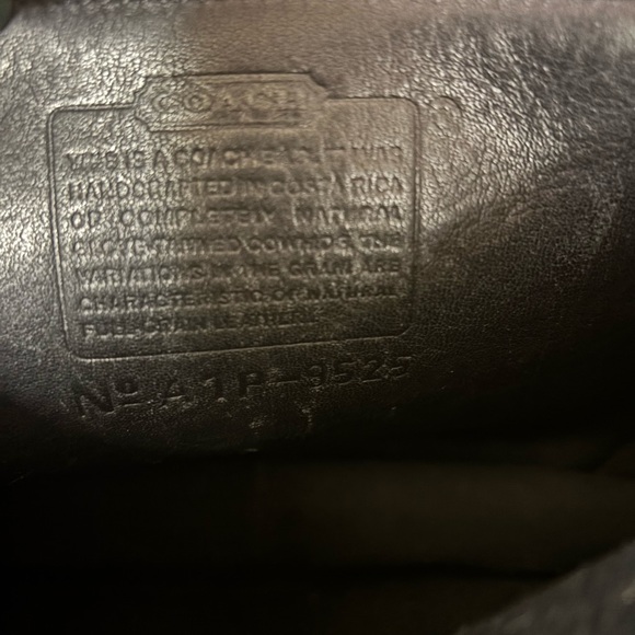 Coach stewardess Black Leather Shoulder Bag with Gold Accents - Picture 7 of 15